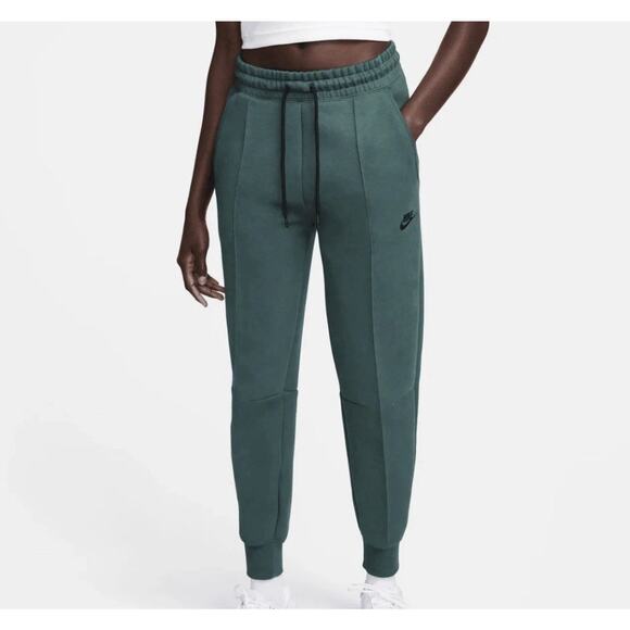 Nike Tech Women's Size Medium Sportswear Fleece Jogger Green FB8330-328 NWT - Picture 1 of 7
